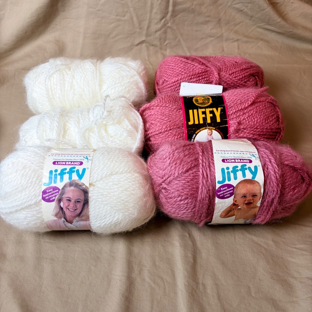 Lion Brand Jiffy Yarn Lot 6 Skeins White Dusty Rose Pink Bulky Acrylic Vintage